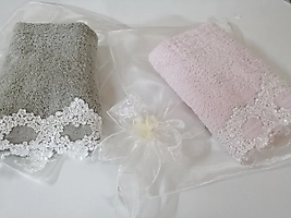 Fransız Dantelli Keseli Havlu Gri-Pudra